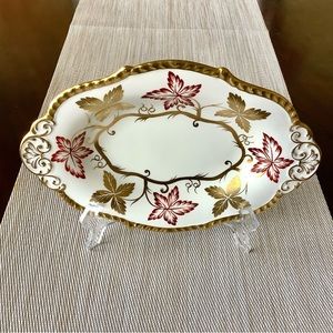 VINTAGE HAND DECORATED WEDGWOOD ROYAL CHELSEA ENGLAND GOLD SAUCE BOAT STAND